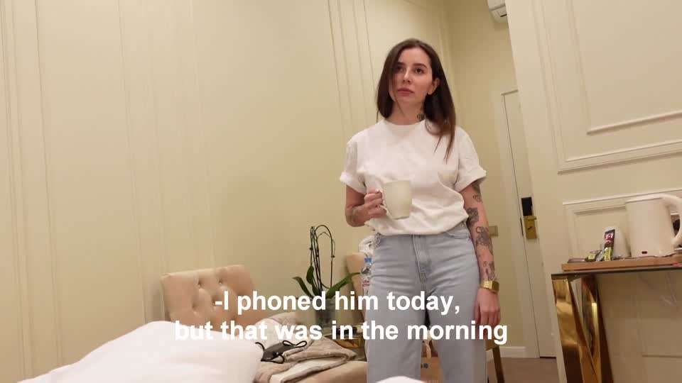 【欧美】和男朋友的弟弟发生性关系，被他狠狠地插遍了所有部位，真实事件纹身骚逼绿帽人妻挑逗舔逼性交