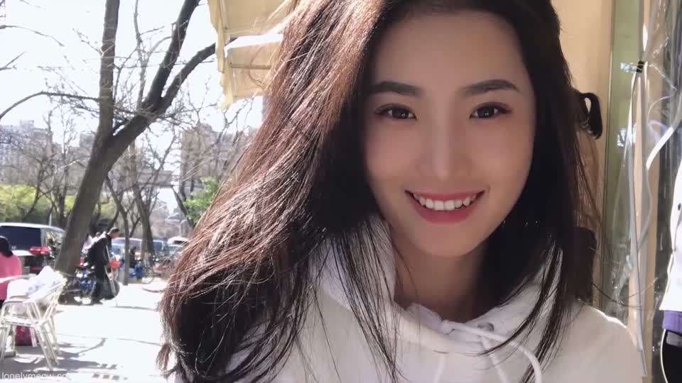 帝都极品身材嫩模网红【北京瑶瑶】我喜欢吃她的菜 她喜欢吃我的鸡巴亚裔射精骚逼挑逗异国性交跳蛋