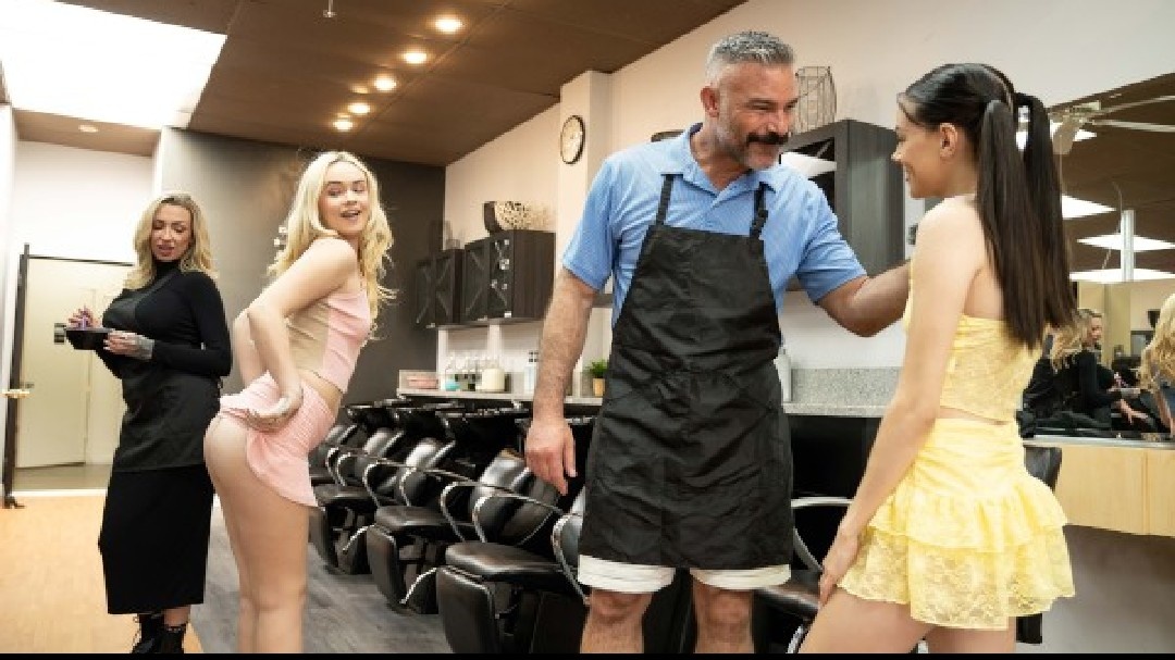 Hair Salon Sex性交美臀挑逗骚逼双飞射精