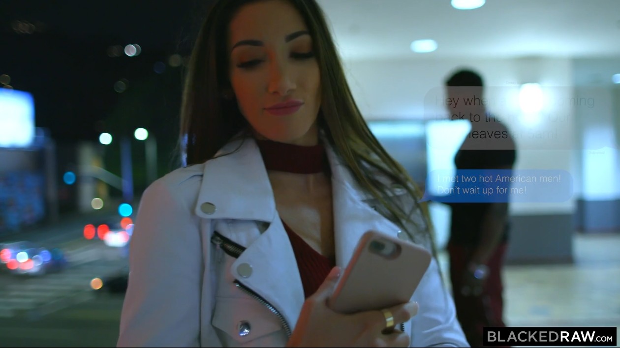 美女约黑鸡巴3P射精骚逼挑逗性交